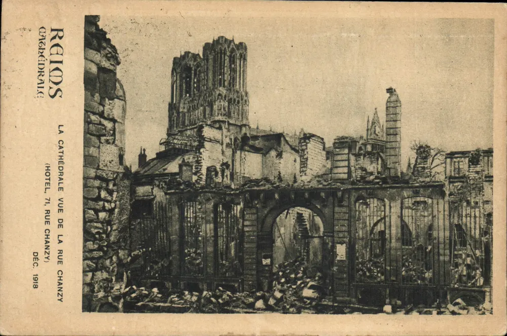 Reims — Kathedrale vom Rue Chanzy aus gesehen — Verlag: CATHÉDRALE (Reims) — Seriennummer nicht sichtbar - Vorderseite