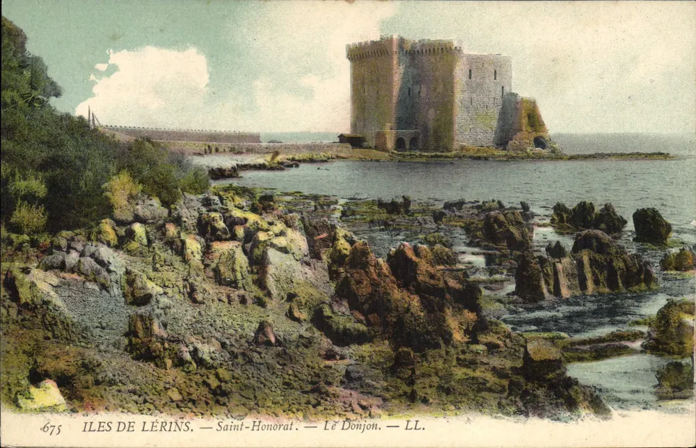 Ilhas de Lérins — Saint-Honorat — O Donjon — LL - Frente