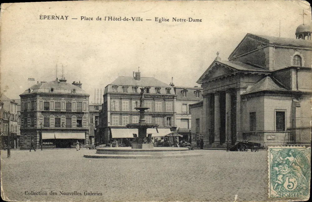 ÉPERNAY — Platz des Rathauses — Kirche Notre-Dame — Sammlung der Nouvelles Galeries - Vorderseite