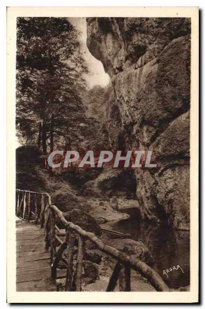 Le Pas de la Cère — Vic-sur-Cère (Cantal) — ARORA - Frente