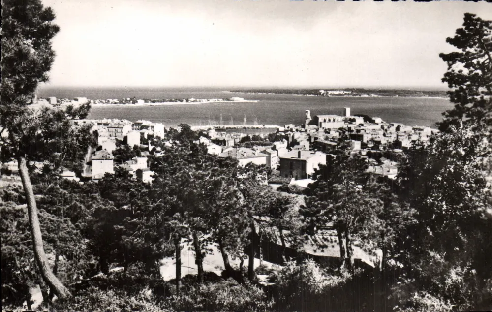 Cannes e as Ilhas de Lerins — Edições fotográficas ao bromure, n°35 - Frente