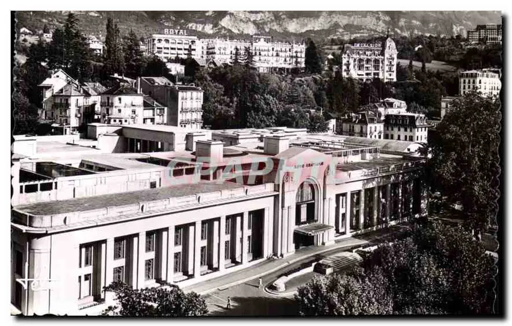 Aix-les-Bains — Bushaltestelle und Hotels — Éditions Léon Blanc - Vorderseite