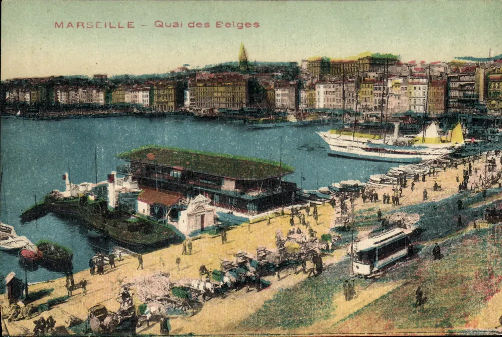 Marseille — Quai des Belges — uitzicht op de haven met boten en tram - Voorkant