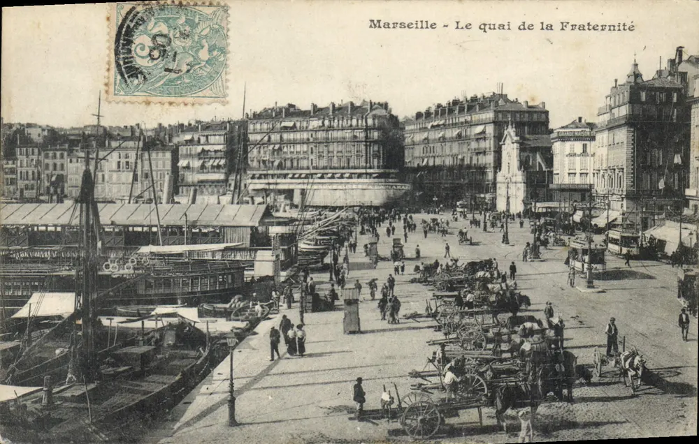Marseille - O cais da Fraternidade — vista do porto com cais e edifícios — editor não visível - Frente