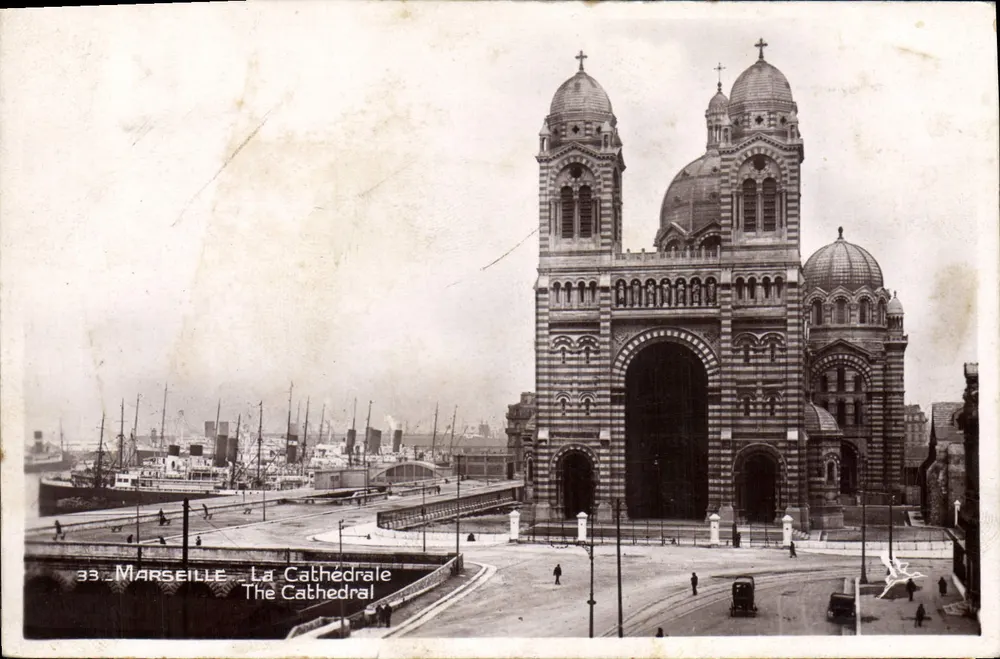Marselha — A Catedral — Editor desconhecido, n° 33 - Frente