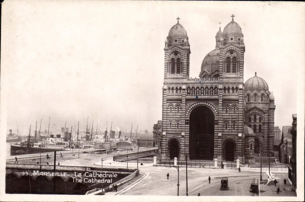 Marselha — A Catedral — Editor desconhecido, n° 33 - Frente