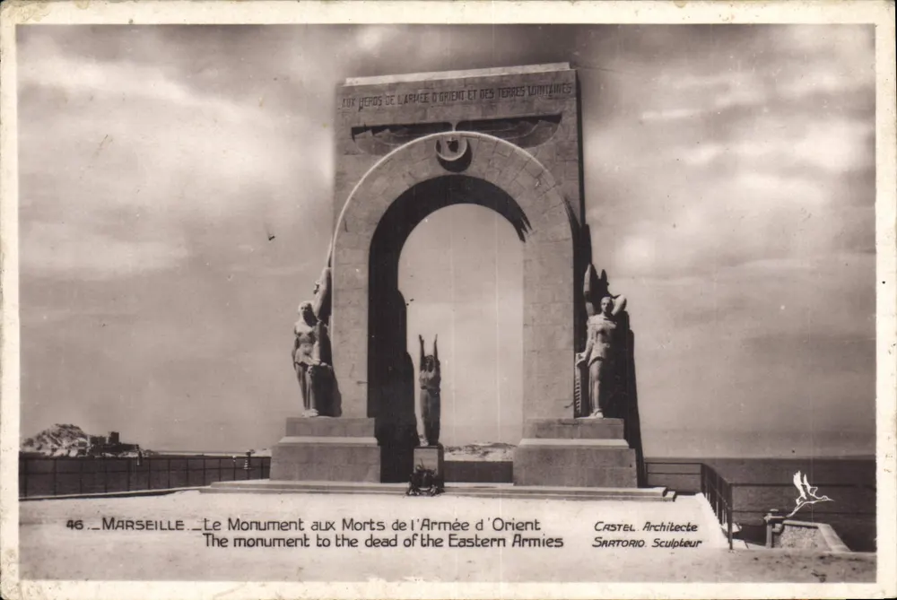 Marseille — Denkmal für die Toten der Armee des Ostens — Castel Architekt, Sartorio Bildhauer - Vorderseite