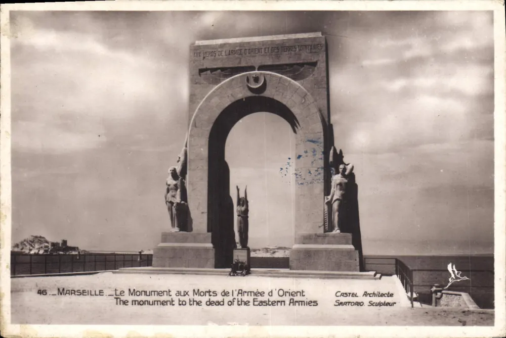 Marseille — Denkmal für die Toten der Ostarmee — Castel Architekt, Sartorio Bildhauer - Vorderseite