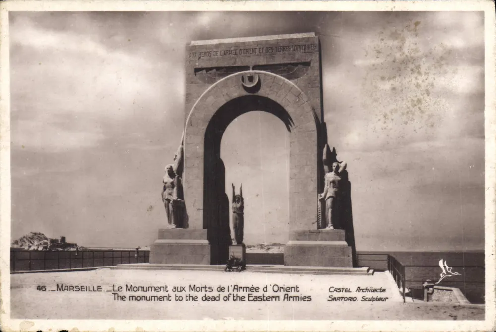 Marseille — Denkmal für die Toten der Armee des Ostens — Castel Architekt, Sartorio Bildhauer - Vorderseite