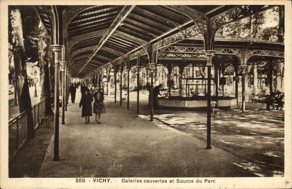 Vichy — Galerias cobertas e Fonte do Parque — Edição La Cigogne, n° 359 - Frente