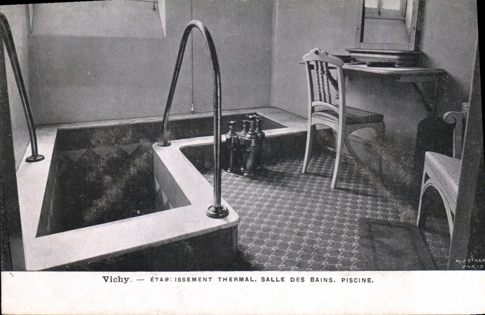 Vichy — Thermalbad, Saal der Bäder, Schwimmbecken - Vorderseite