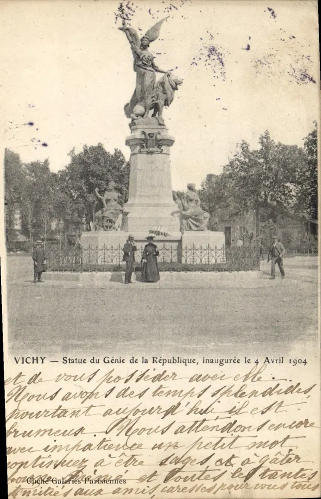 Vichy — Statue des Genies der Republik, eingeweiht am 4. April 1904 — Opèche Galeries Parisiennes - Vorderseite