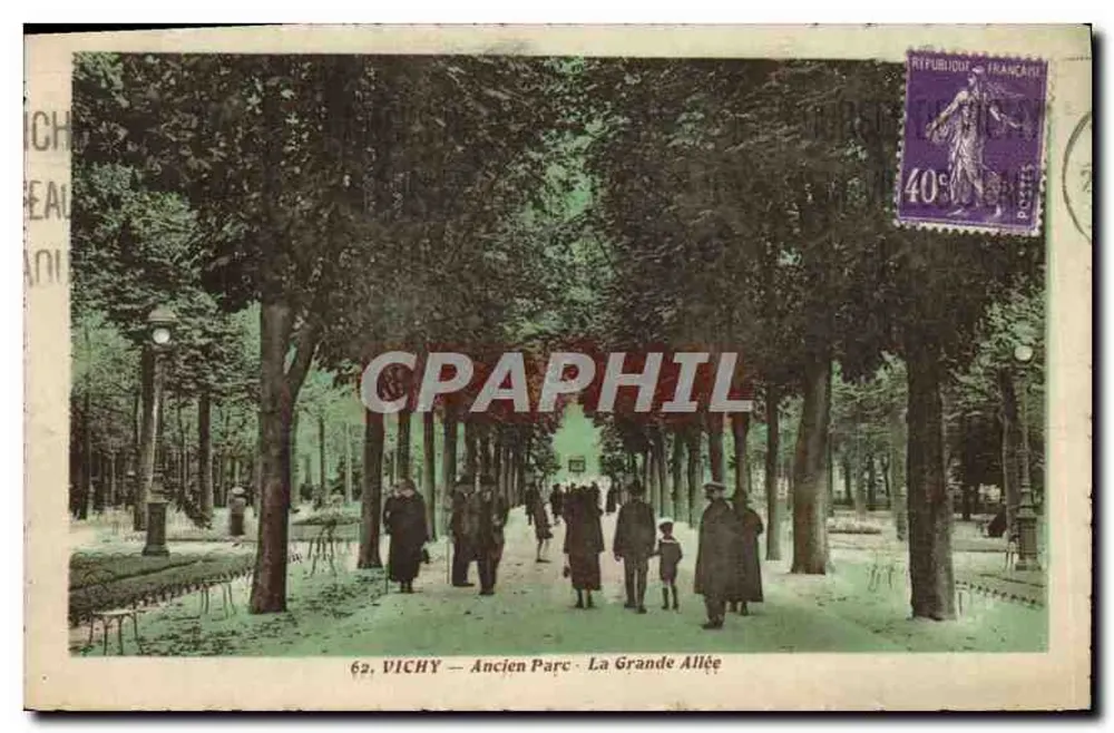 Vichy — Alter Park - Die Grande Allée — Verlag Librairie Carnes - Vorderseite