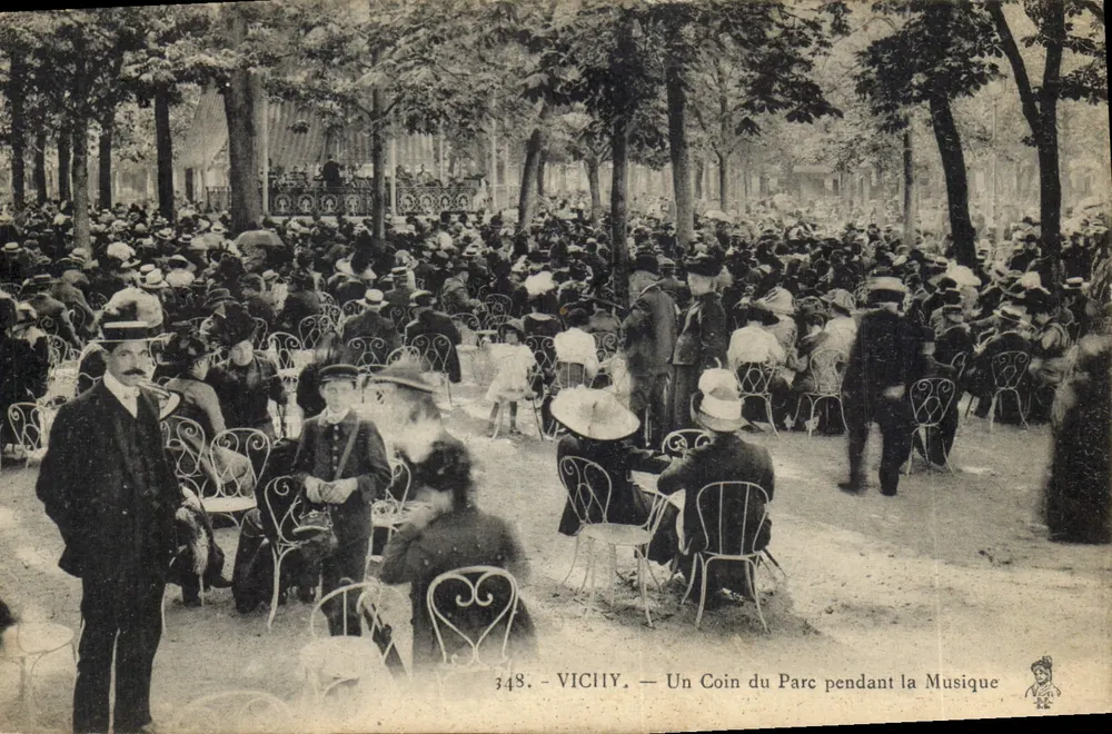 Vichy — Ein Eckchen des Parks während der Musik — Verlag Vicichy, Nr. 348 - Vorderseite