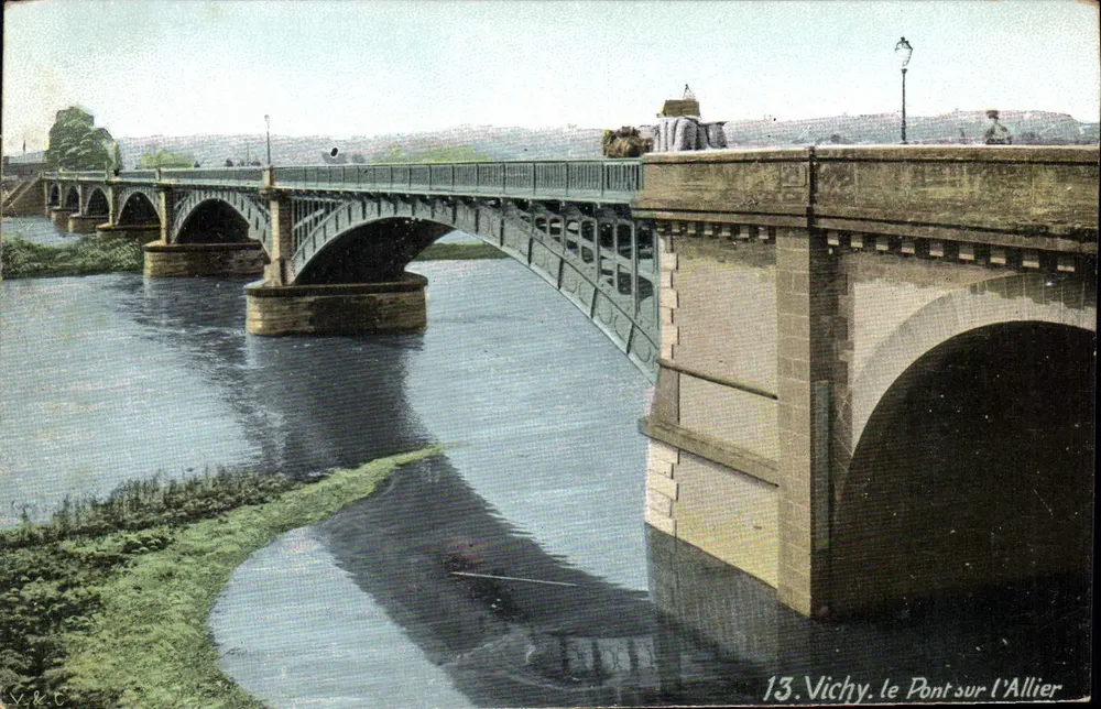 Vichy. Most nad Allier — 13. Vichy. Most nad Allier — wydawca V.R.C. - Awers