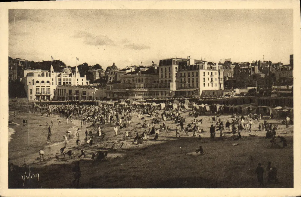 Dinard — Die Strandpromenade zur Badezeit — Les Éditions d'Art YVC, Paris - Vorderseite