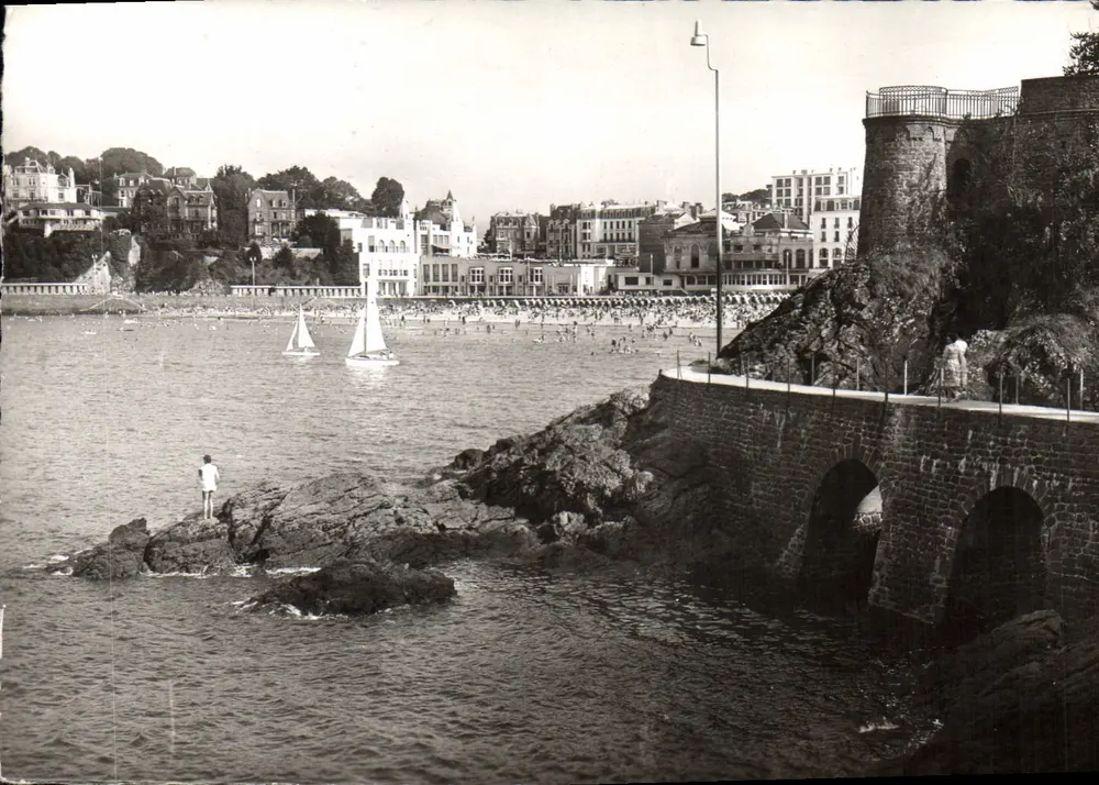 Dinard - Côte d'Émeraude — Blick auf die Strand und den Hafen — Réal-Photo n°1268 - Vorderseite