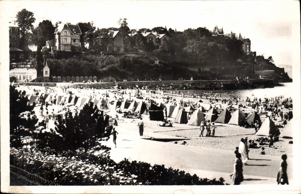 Dinard — Um canto da Praia — editor REAL-PHOTO, n° (49) - Frente