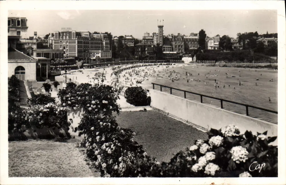 Der Strand vom Gemeindekasino aus gesehen — Dinard — Verlag Cap - Vorderseite