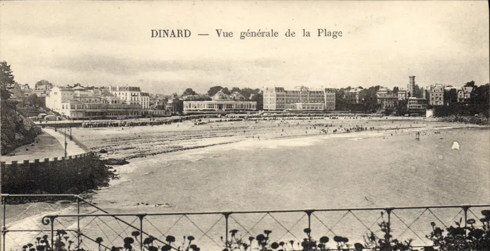 Dinard — Vista geral da Praia - Frente
