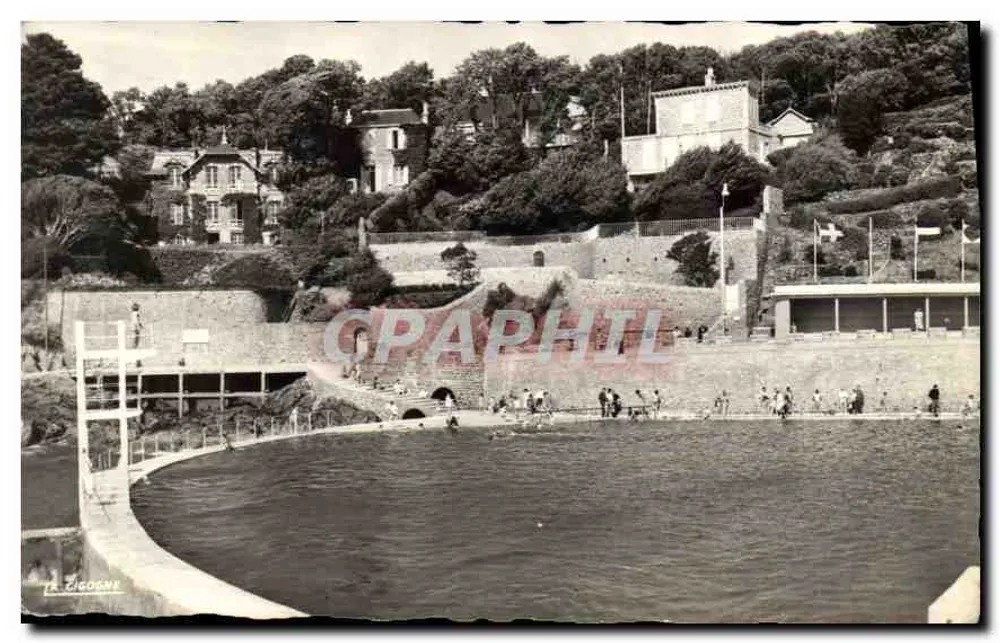 A Piscina em Dinard — vista da piscina e dos banhistas — Edições La Cisogne - Frente