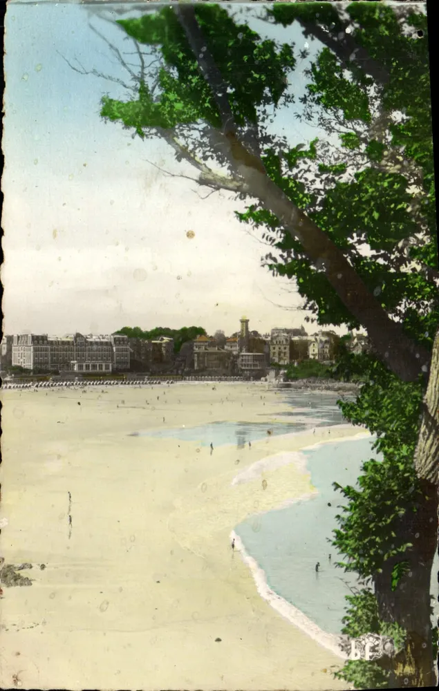 Dinard (Ille-et-Vilaine) — A Praia — editor A.P. n°1.636 - Frente