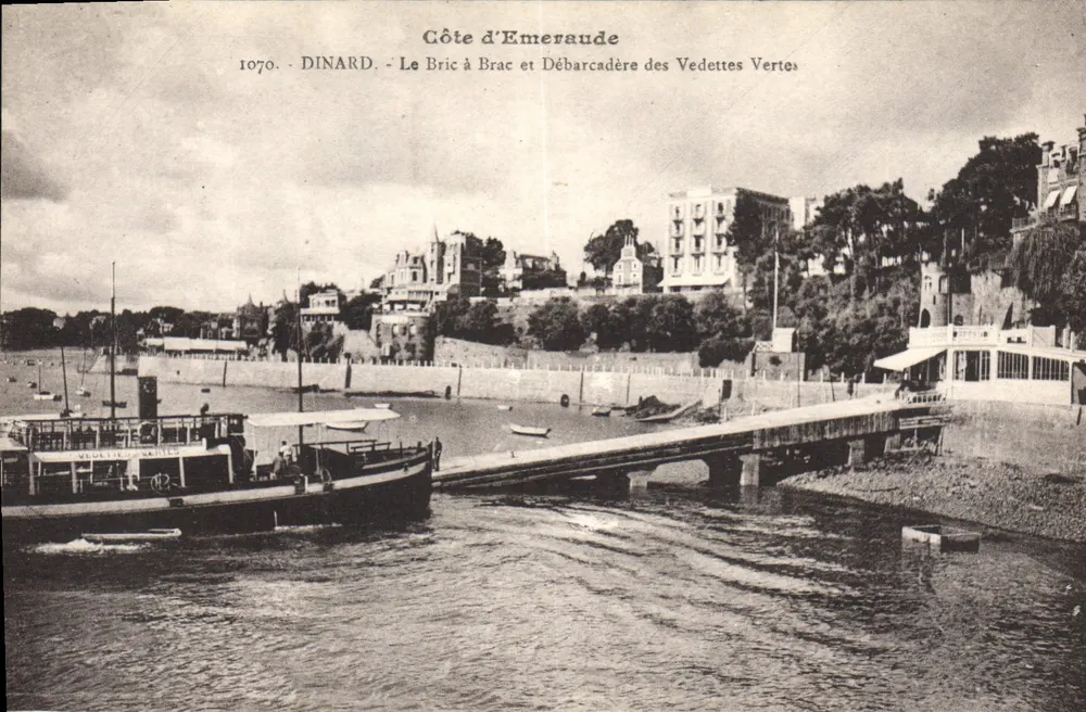 Dinard - Côte d'Émeraude - Le Bric à Brac und Anlegestelle der Grünflöße - Vorderseite