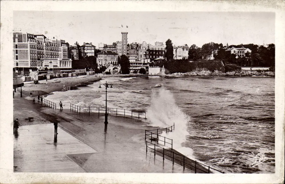 Dinard — Praia durante uma tempestade — editor Laurent-Nel, n°3841 - Frente