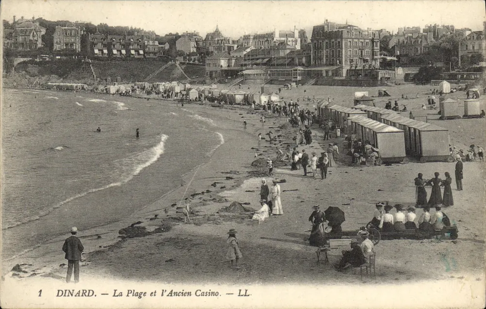 Dinard — Die Strandpromenade und das alte Casino — LL - Vorderseite