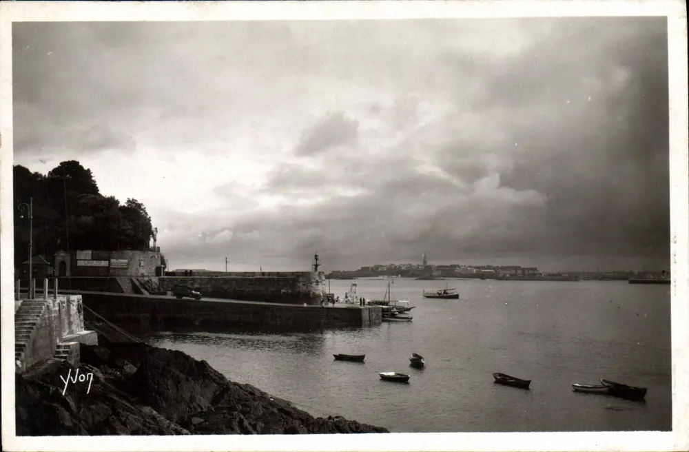 Porto de La Rochelle — vista do cais e dos barcos — Yvon - Frente