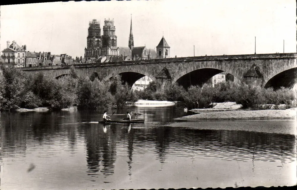 Orléans — O Ponte e a Catedral — Edições GAT GNY, n° 9007 - Frente