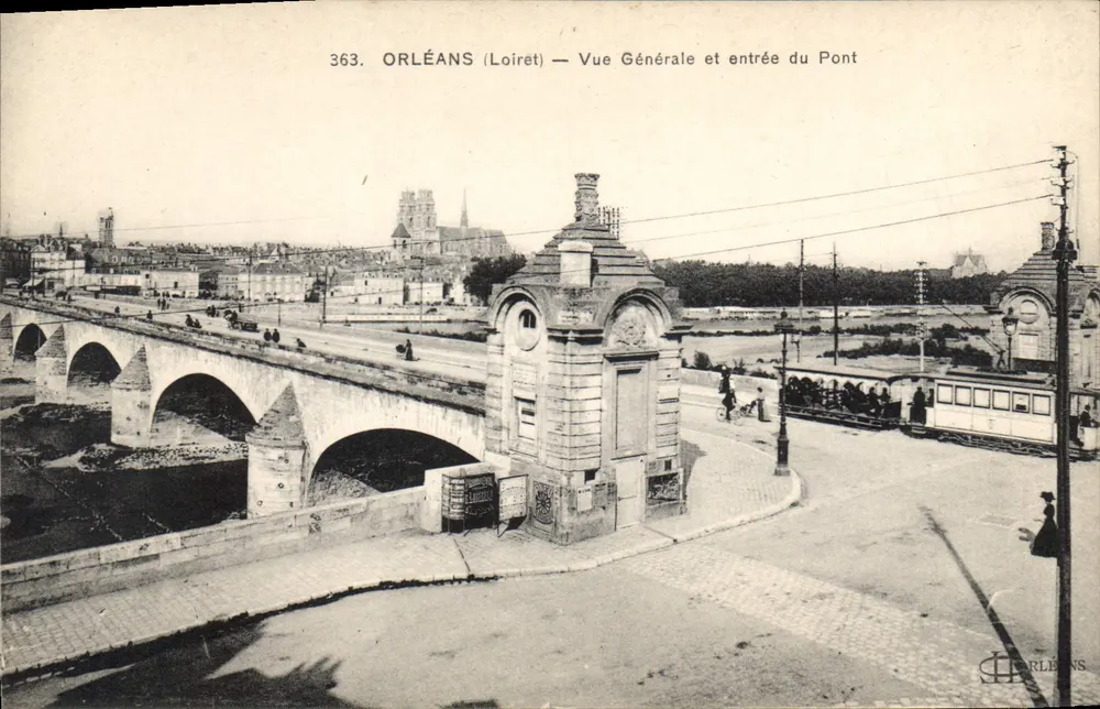 Orléans (Loiret) — Allgemeiner Blick und Eingang zur Brücke - Vorderseite