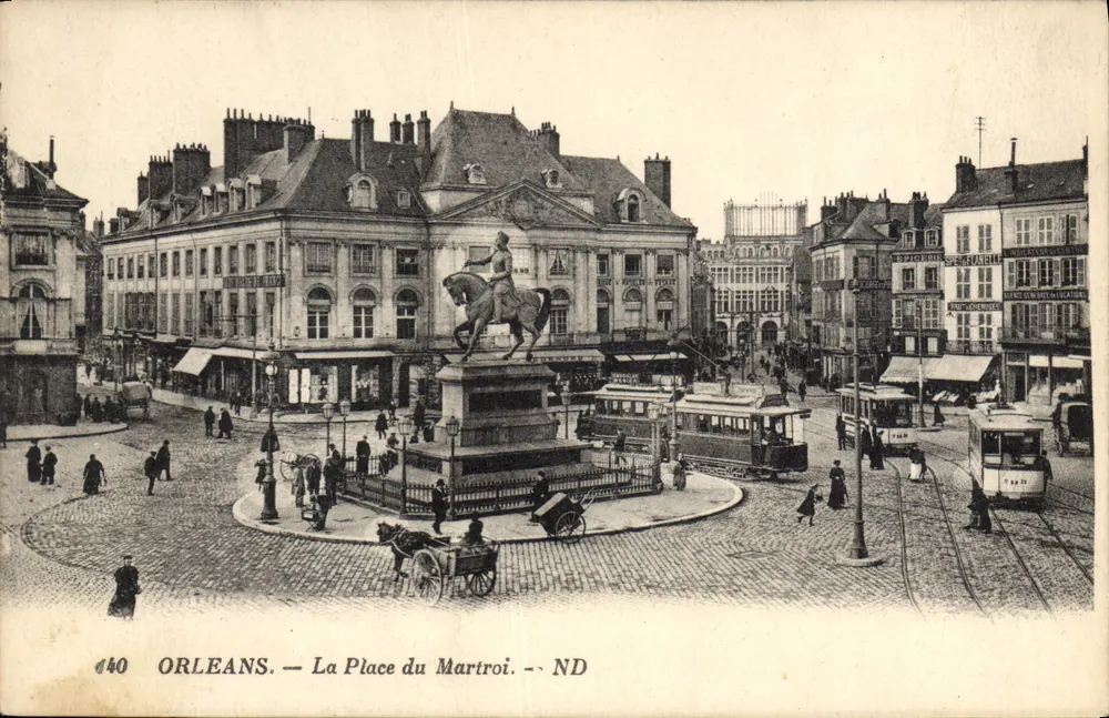 Orléans — A Place du Martroi — ND - Frente