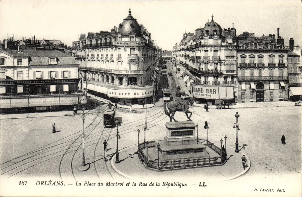 Orléans — Place du Martroi und Rue de la République — H. Levrier, Verlag LL. - Vorderseite