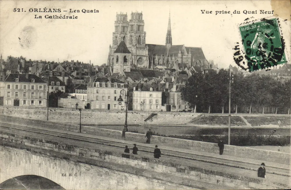Orléans — Os Quais — A Catedral — Vista tirada do Quai Neuf — Ed. H.C. n°521 - Frente