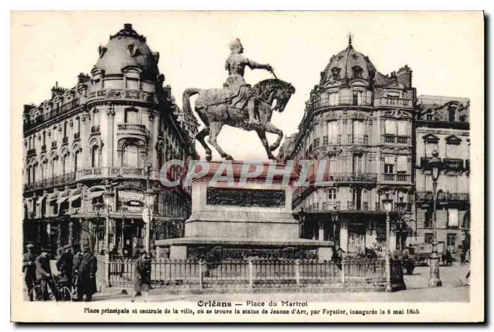 Orléans — Place du Martroi — estátua de Jeanne d'Arc por Foyatier, inaugurada em 8 de maio de 1885 - Frente