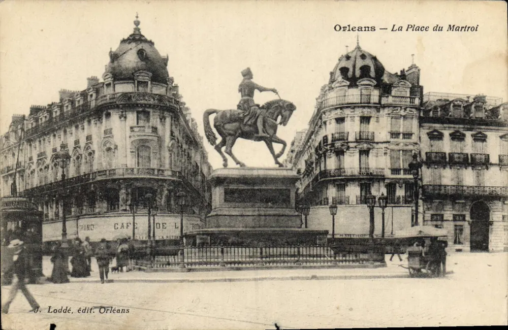 Orléans — A Praça do Martroi — J. Loddé, editor Orléans - Frente