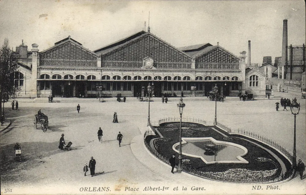 Orléans — Praça Albert-Ier e a Estação — ND. Phot. - Frente