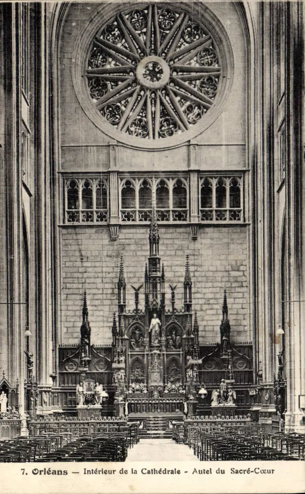 Orléans — Interior da Catedral — Altar do Sagrado Coração - Frente