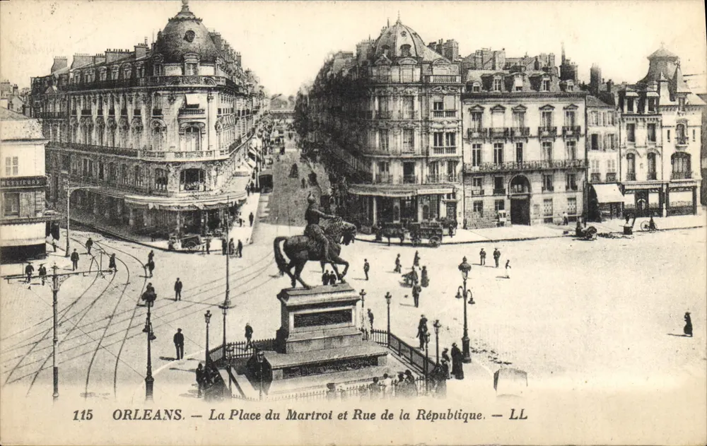 Orléans — Place du Martroi und Rue de la République — LL - Vorderseite