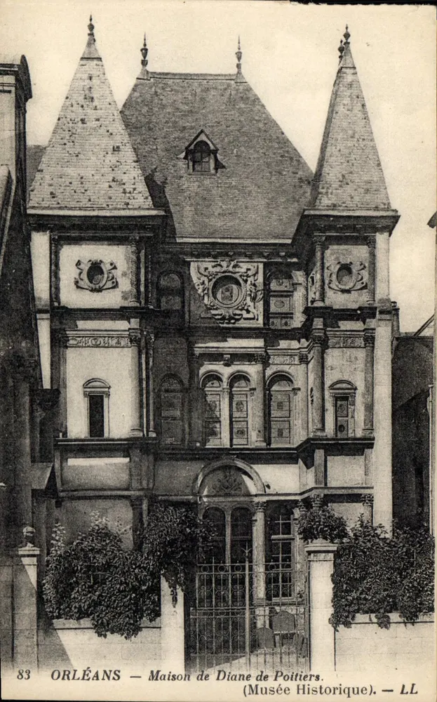 Orléans — Haus von Diane de Poitiers — Historisches Museum — LL - Vorderseite