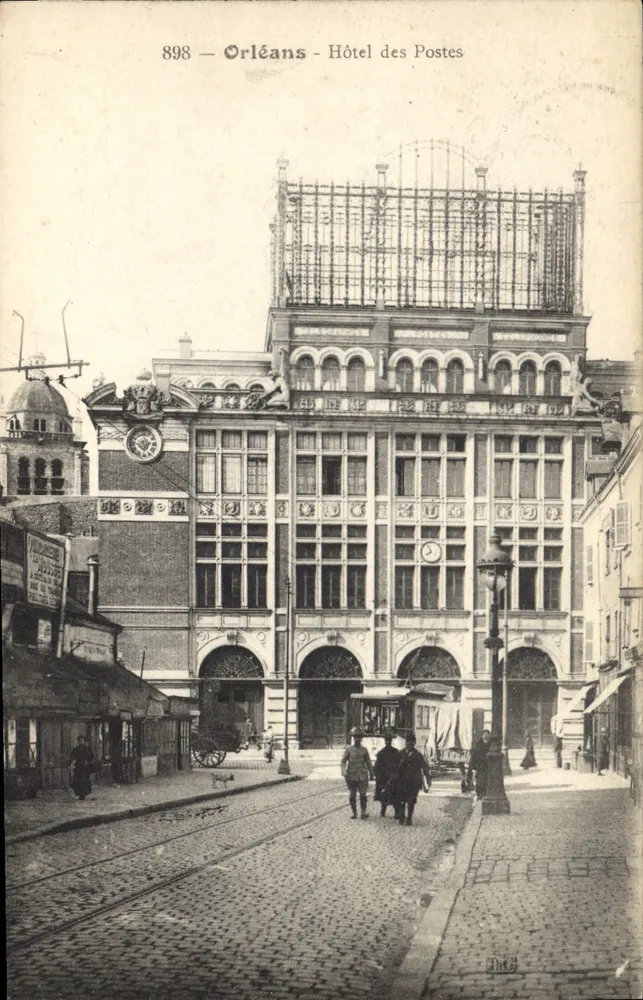 Orléans - Hotel das Correios — vista da fachada com andaimes — editor H. M. (nº 898) - Frente
