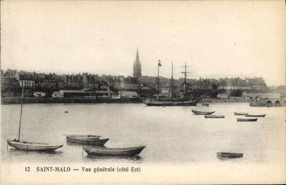 Saint-Malo — Vista geral (lado Leste) — LEVY FILS & CIE PARIS, n°12 - Frente