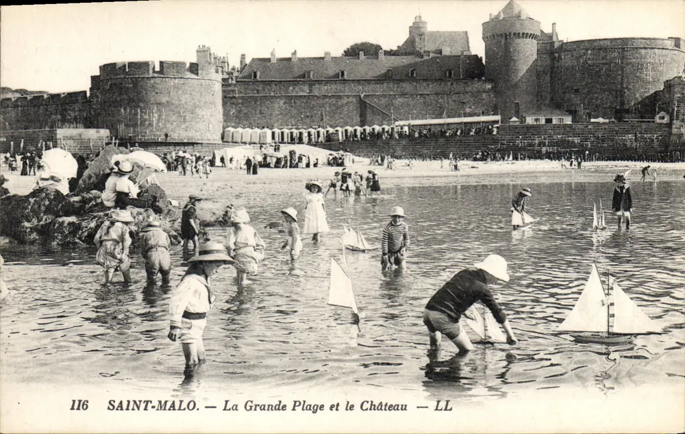 Saint-Malo — Die Grande Plage und das Schloss — LL - Vorderseite
