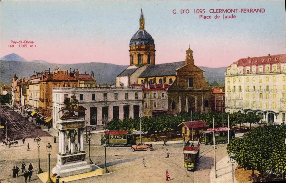 Clermont-Ferrand — Place de Jaude — G. D'O. 1095 - Frente