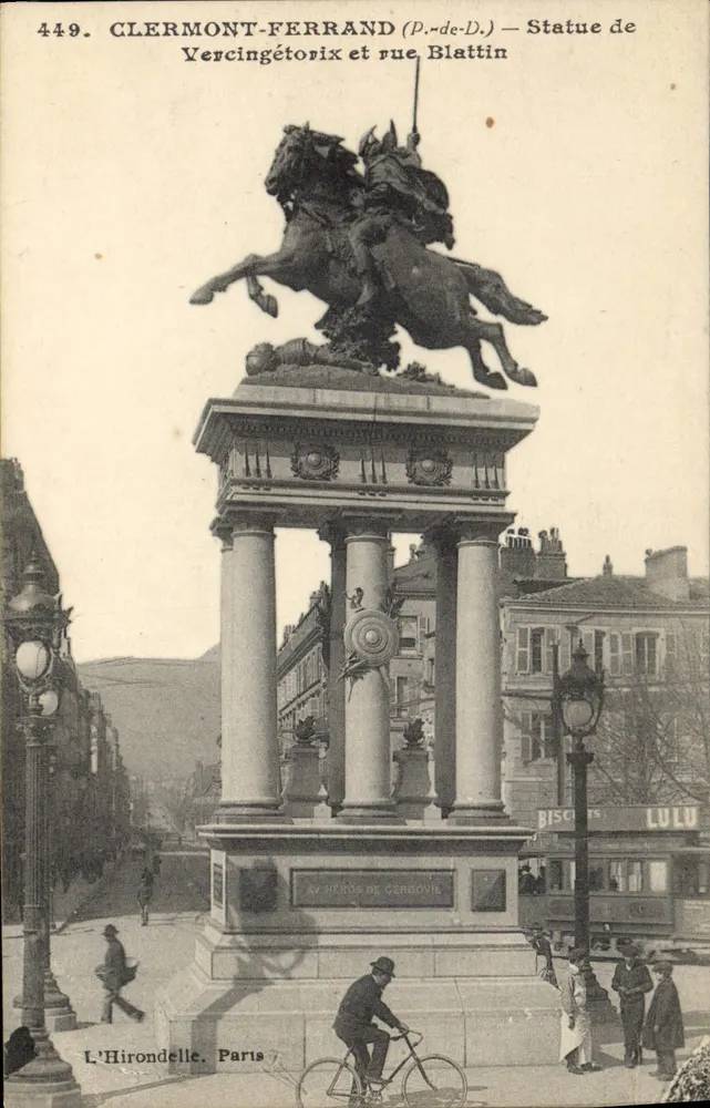 CLERMONT-FERRAND (P.-de-D.) — Statue von Vercingétorix und Rue Blattin — L'Hirondelle, Paris - Vorderseite