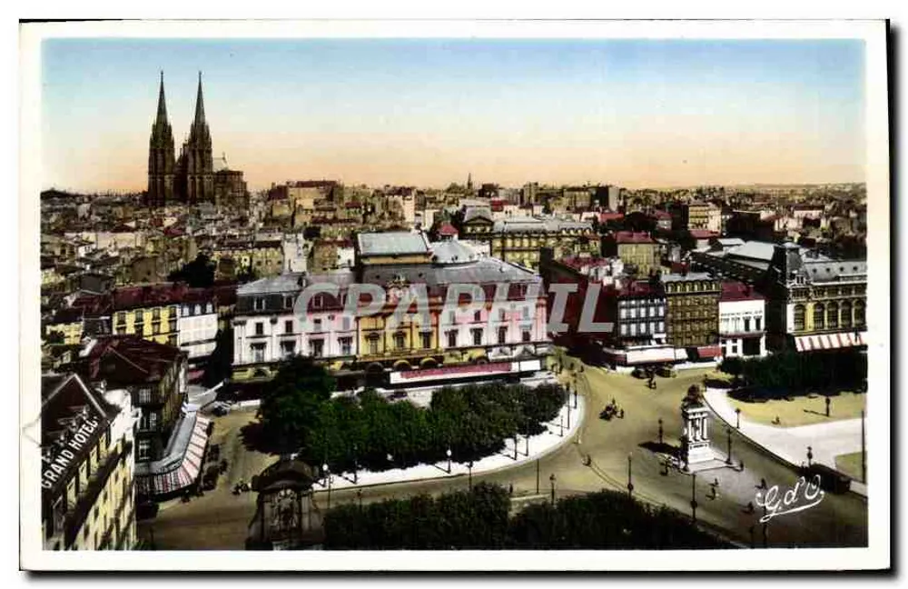 Clermont-Ferrand — Praça do Jaude — vista panorâmica com o Grande Hotel e a catedral - Frente
