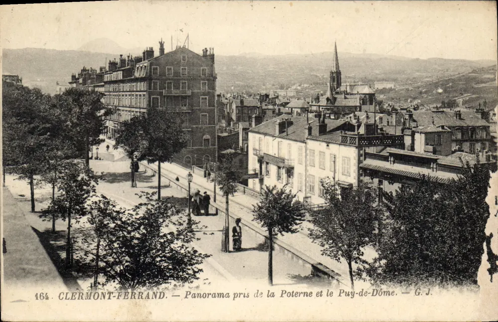 Clermont-Ferrand — Panorama vom Poterne und dem Puy-de-Dôme — G. J. - Vorderseite