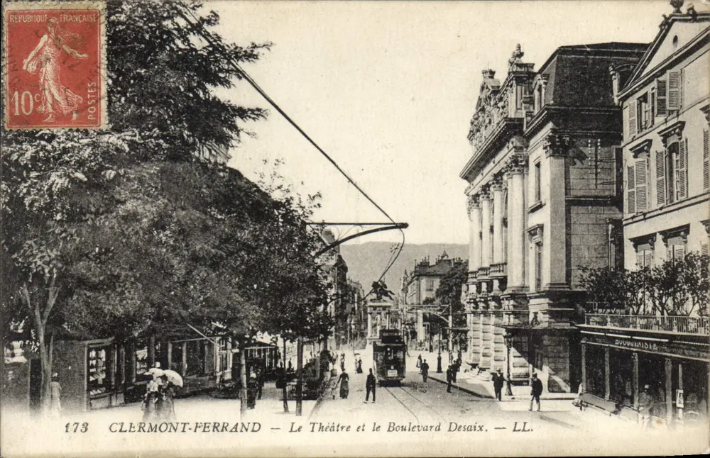 Clermont-Ferrand — Das Theater und der Boulevard Desaix — LL. - Vorderseite