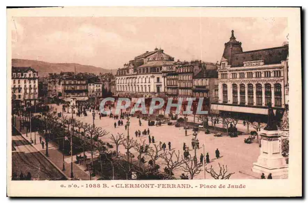 Clermont-Ferrand - Place de Jaude — vista panorâmica com monumento central e edifícios históricos — G. D'O. - 1088 B. - Frente